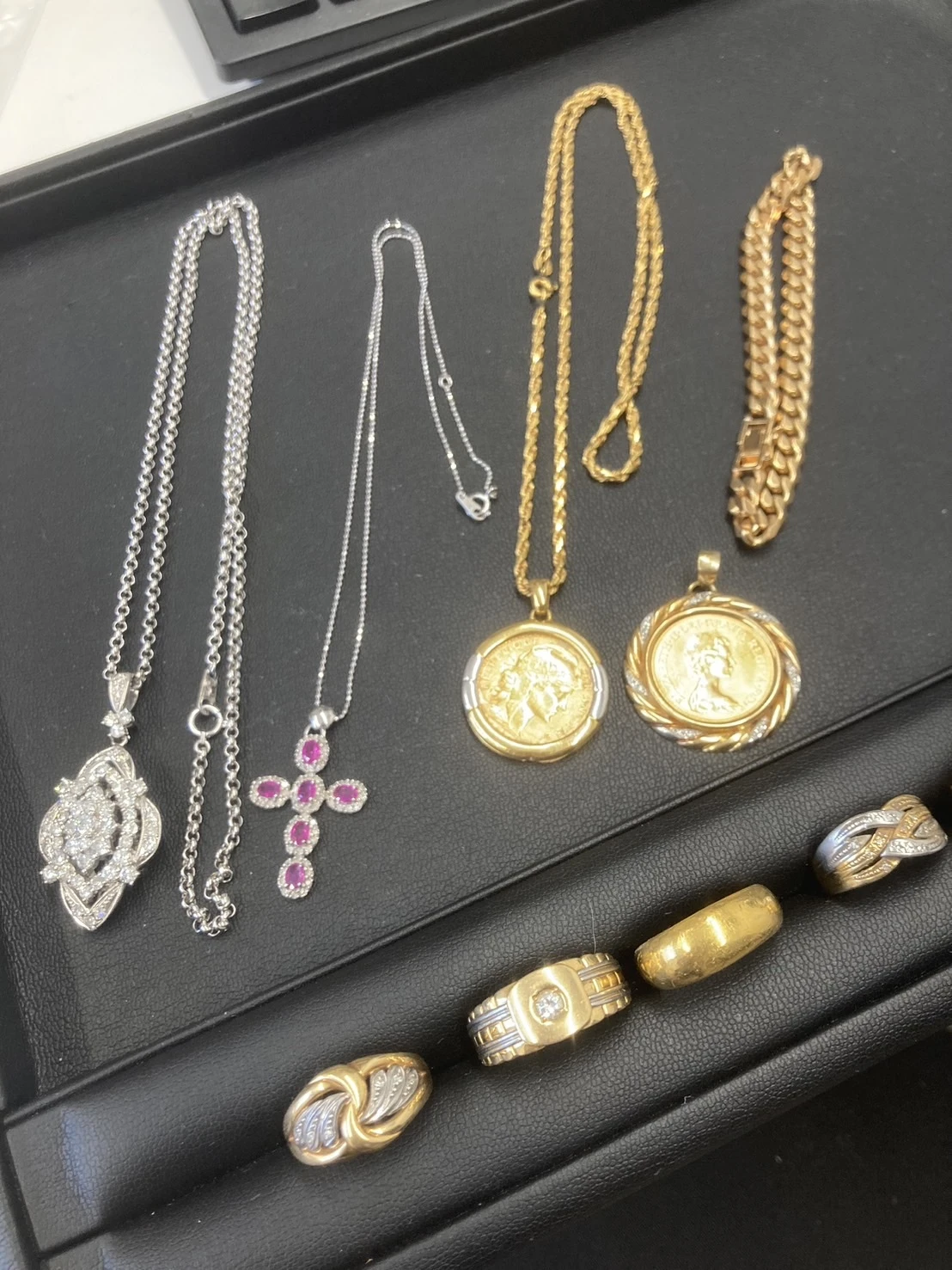 金と貴金属の買取について